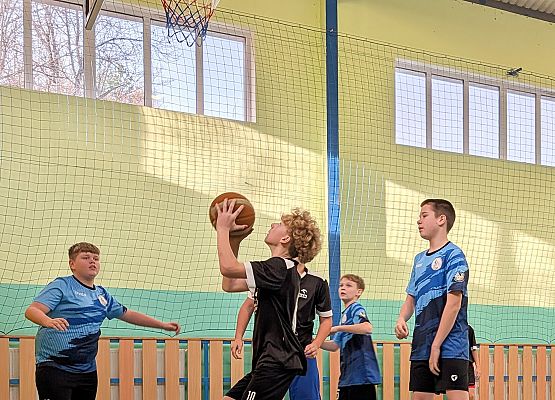 Grafika 6: Gminne Igrzyska Dzieci i Młodzieży w koszykówce 3x3 w Redkowicach