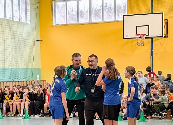 Grafika 11: Gminne Igrzyska Dzieci i Młodzieży w koszykówce 3x3 w Redkowicach