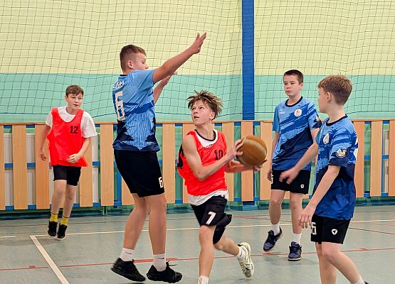 Grafika 15: Gminne Igrzyska Dzieci i Młodzieży w koszykówce 3x3 w Redkowicach
