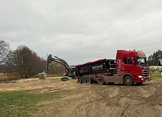 Grafika 6: Trwają prace przy przygotowaniu plaży w Lubowidzu