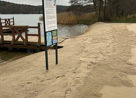 Grafika 4: Trwają prace przy przygotowaniu plaży w Lubowidzu