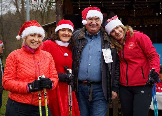 Grafika 13: XIII Mikołajkowe Nordic Walking w Obliwicach za nami