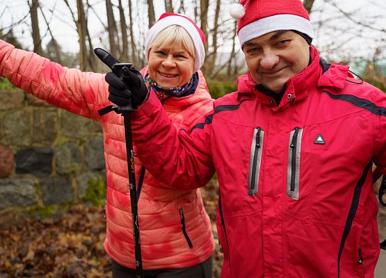 Grafika 21: XIII Mikołajkowe Nordic Walking w Obliwicach za nami