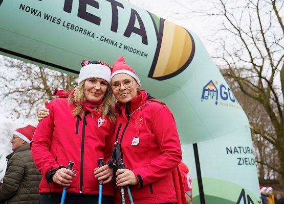 Grafika 71: XIII Mikołajkowe Nordic Walking w Obliwicach za nami