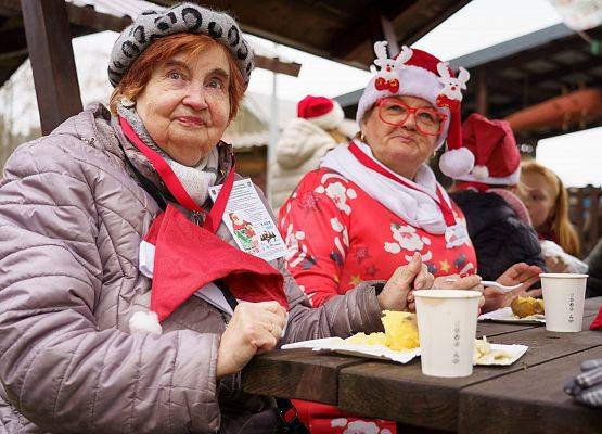 Grafika 81: XIII Mikołajkowe Nordic Walking w Obliwicach za nami