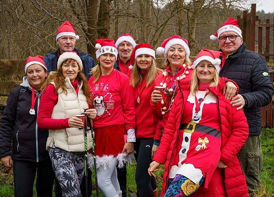 Grafika 95: XIII Mikołajkowe Nordic Walking w Obliwicach za nami