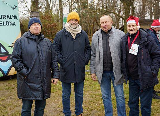 Grafika 103: XIII Mikołajkowe Nordic Walking w Obliwicach za nami