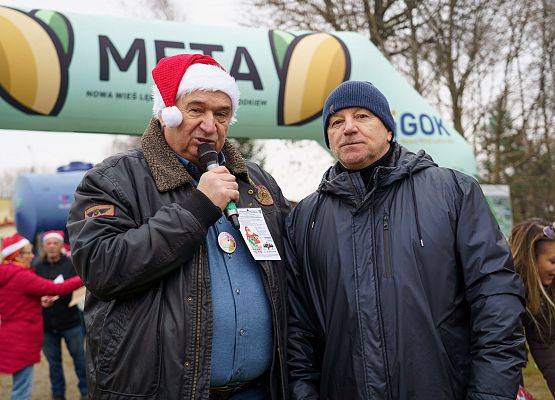 Grafika 105: XIII Mikołajkowe Nordic Walking w Obliwicach za nami