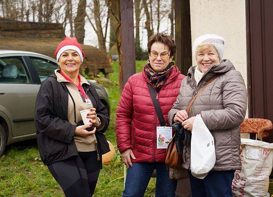 Grafika 109: XIII Mikołajkowe Nordic Walking w Obliwicach za nami