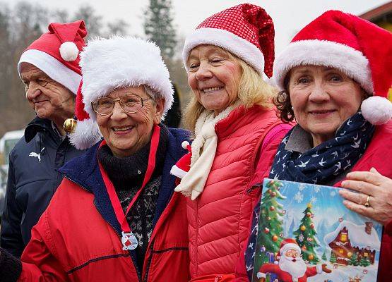 Grafika 115: XIII Mikołajkowe Nordic Walking w Obliwicach za nami