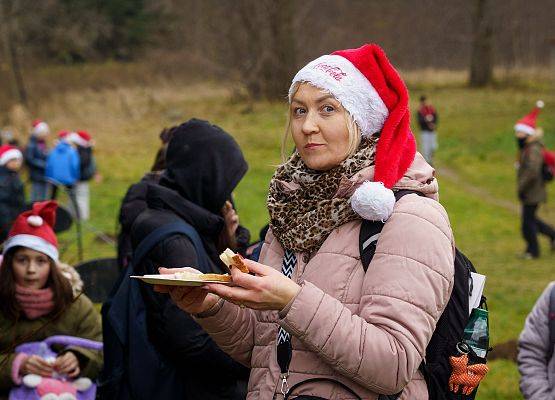 Grafika 125: XIII Mikołajkowe Nordic Walking w Obliwicach za nami