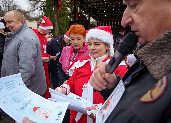 Grafika 127: XIII Mikołajkowe Nordic Walking w Obliwicach za nami