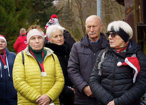 Grafika 129: XIII Mikołajkowe Nordic Walking w Obliwicach za nami