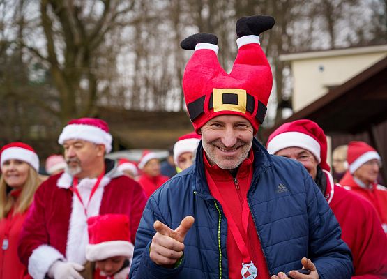 Grafika 133: XIII Mikołajkowe Nordic Walking w Obliwicach za nami