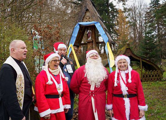 Grafika 137: XIII Mikołajkowe Nordic Walking w Obliwicach za nami