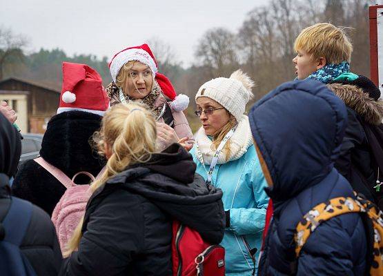 Grafika 142: XIII Mikołajkowe Nordic Walking w Obliwicach za nami