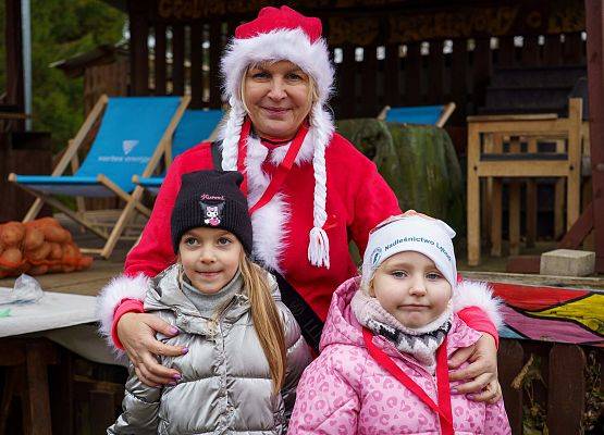 Grafika 149: XIII Mikołajkowe Nordic Walking w Obliwicach za nami