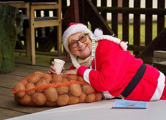 Grafika 153: XIII Mikołajkowe Nordic Walking w Obliwicach za nami