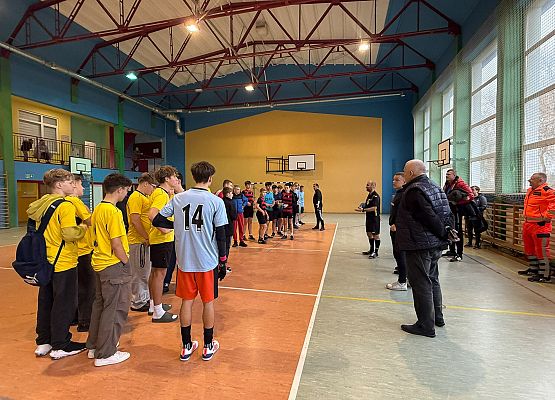 Grafika 10: Mikołajkowy turniej piłkarski w Łebieniu