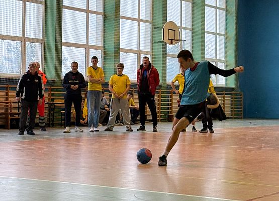 Grafika 15: Mikołajkowy turniej piłkarski w Łebieniu