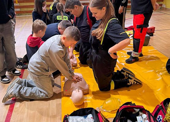 Grafika 4: Szkolenia z pierwszej pomocy w Zespole Szkół w Garczegorzu