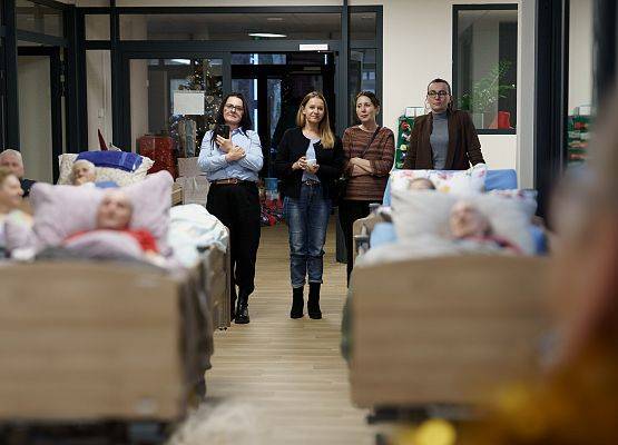 Grafika 4: Świąteczne jasełka biblioteki w Hospicjum im. Świętego Józefa