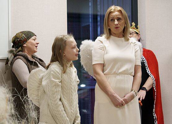 Grafika 11: Świąteczne jasełka biblioteki w Hospicjum im. Świętego Józefa