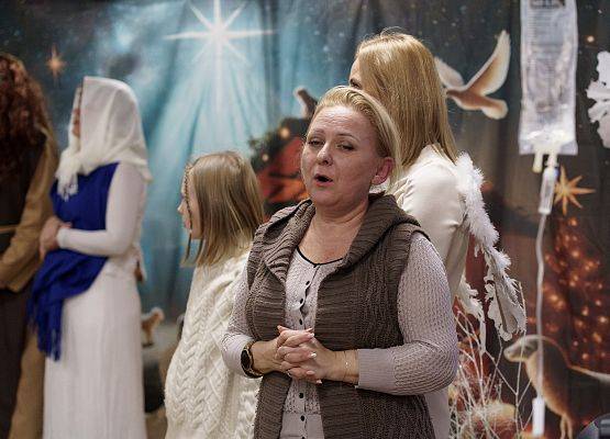 Grafika 13: Świąteczne jasełka biblioteki w Hospicjum im. Świętego Józefa