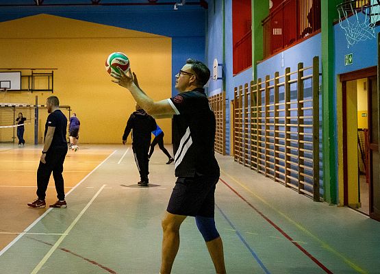 Grafika 9: Mikołajkowy Rodzinny Turniej Piłki Siatkowej w Łebieniu