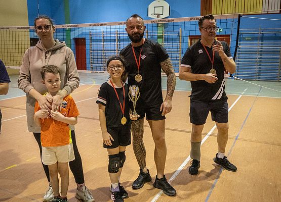 Grafika 20: Mikołajkowy Rodzinny Turniej Piłki Siatkowej w Łebieniu