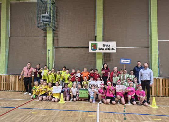 Grafika 4: Mikołajkowy Turniej Piłki Nożnej klas II i III