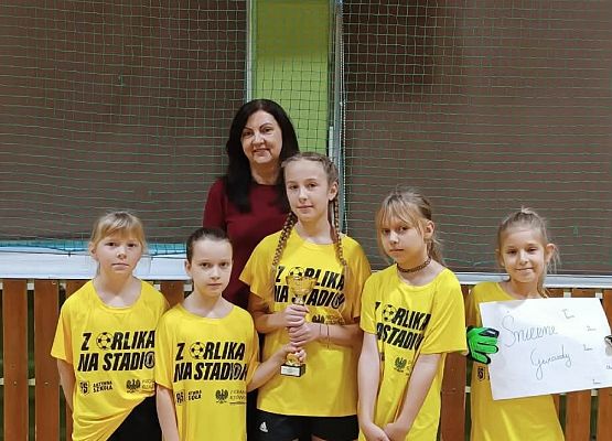 Grafika 6: Mikołajkowy Turniej Piłki Nożnej klas II i III