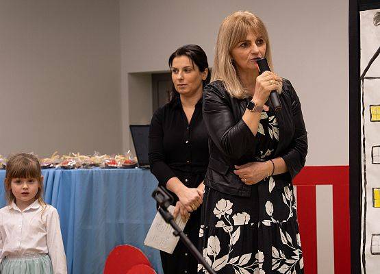 Grafika 5: Dzień Babci i Dziadka w Przedszkolu - wzruszający występ najmłodszych