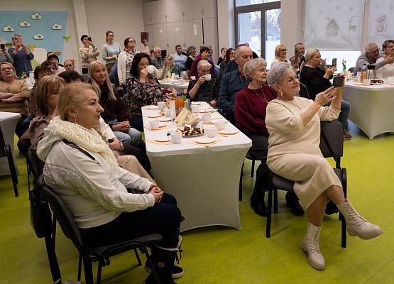 Grafika 12: Dzień Babci i Dziadka w Przedszkolu - wzruszający występ najmłodszych
