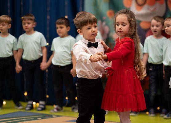 Grafika 13: Dzień Babci i Dziadka w Przedszkolu - wzruszający występ najmłodszych