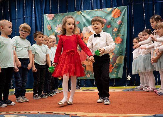 Grafika 25: Dzień Babci i Dziadka w Przedszkolu - wzruszający występ najmłodszych