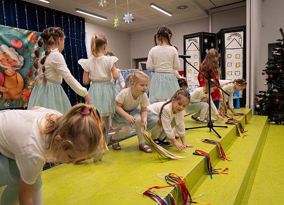 Grafika 26: Dzień Babci i Dziadka w Przedszkolu - wzruszający występ najmłodszych