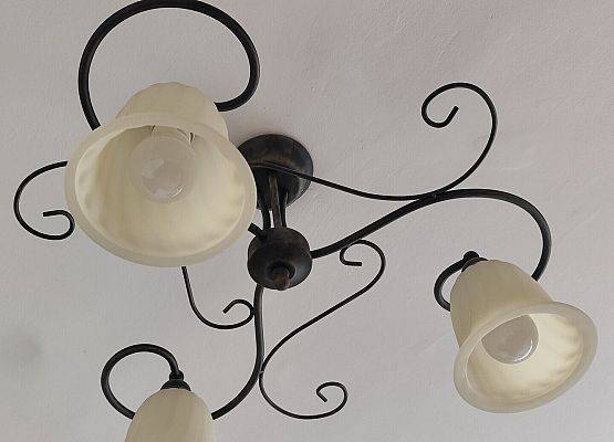 Grafika 6: Sprzedaż zestawu mebli gabinetowych