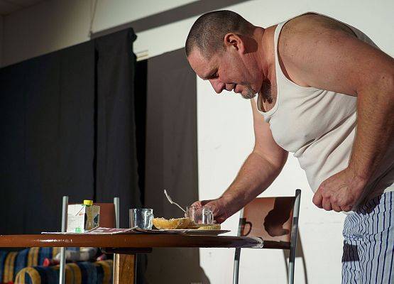 Grafika 6: Teatr „Tylko dla dorosłych” w Pogorzelicach