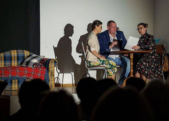 Grafika 10: Teatr „Tylko dla dorosłych” w Pogorzelicach