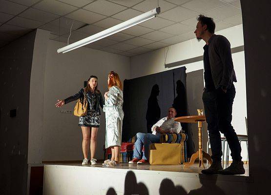 Grafika 23: Teatr „Tylko dla dorosłych” w Pogorzelicach