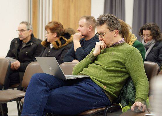 Grafika 8: Konsultacje społeczne w Czarnówku: Rozmowy o planie ogólnym Zajawka: Mieszkańcy Czarnówka dyskutowali o przyszłości planistycznej gminy.