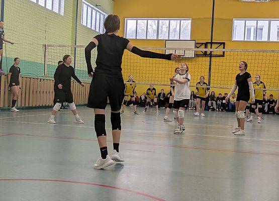 Grafika 16: Gminne Igrzyska Młodzieży w Piłce Siatkowej Dziewcząt