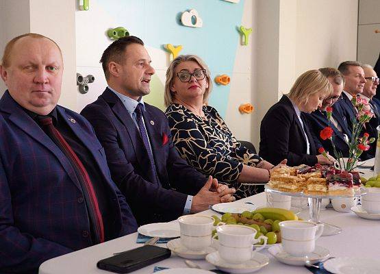 Grafika 5: Podziękowania za lata pasji i oddania: Pożegnanie Dyrektor Teresy Rycak