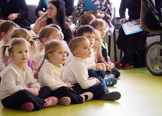 Grafika 9: Podziękowania za lata pasji i oddania: Pożegnanie Dyrektor Teresy Rycak