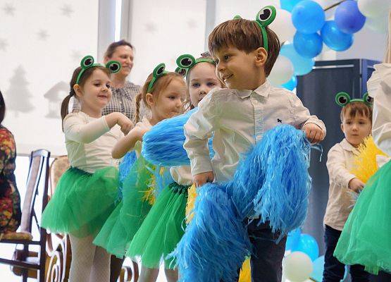 Grafika 12: Podziękowania za lata pasji i oddania: Pożegnanie Dyrektor Teresy Rycak