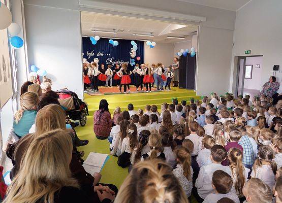 Grafika 23: Podziękowania za lata pasji i oddania: Pożegnanie Dyrektor Teresy Rycak