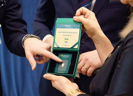 Grafika 36: Podziękowania za lata pasji i oddania: Pożegnanie Dyrektor Teresy Rycak