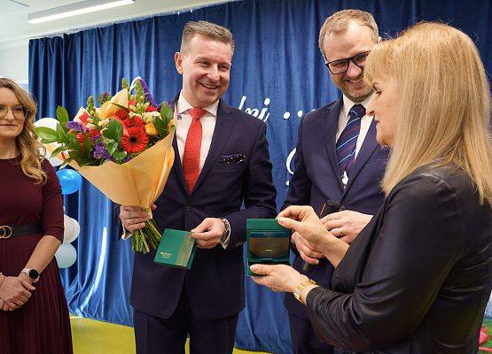 Grafika 37: Podziękowania za lata pasji i oddania: Pożegnanie Dyrektor Teresy Rycak