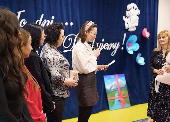 Grafika 54: Podziękowania za lata pasji i oddania: Pożegnanie Dyrektor Teresy Rycak